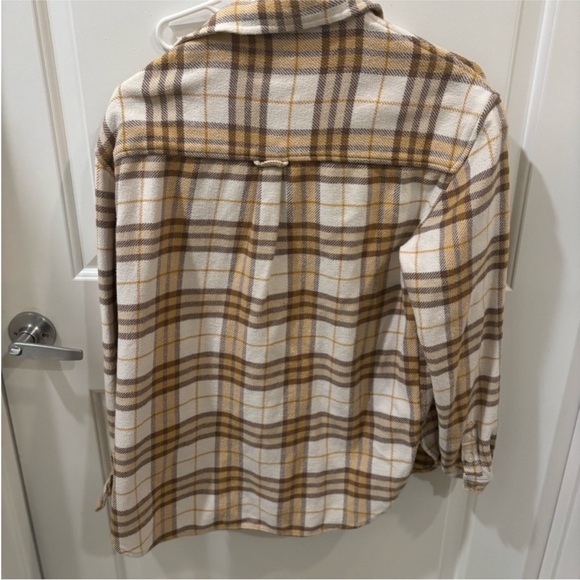 AE Plaid Button Up Shirt - Picture 4 of 9